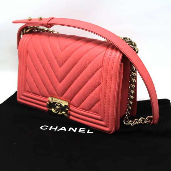 Chanel Medium Chevron boybag - Picture 1 of 9